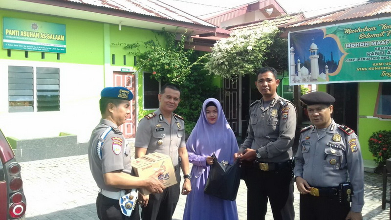 Polsek Payung Sekaki Serahkan Bantuan ke As Salam